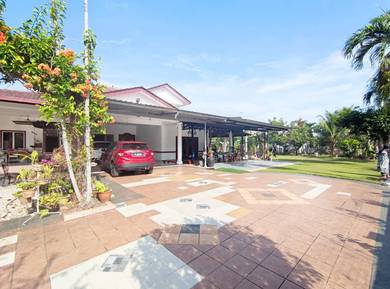 HUGE LAND 2 Storey Bungalow Seksyen 4 Bandar Baru Bangi