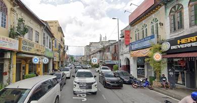 Pekan Ampang, Jalan Besar, 3 storey shop 20x100 facing main road