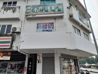 Shop office (1st floor corner lot)for rent