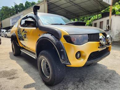 Mitsubishi TRITON 2.5  (A) H/BODY IN/COOL 4x4