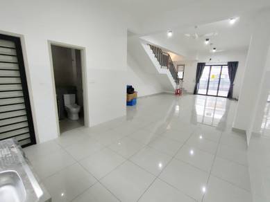 Nice Partial Furnished 3R3B Robin Bdr Rimbayu 2-Sty House for Rent