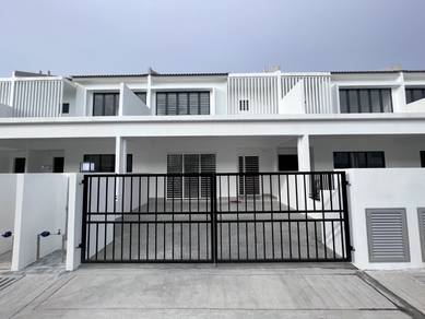 Sejati Lakeside 2stry 22x70 Intermediate house Cyberjaya setia safiro