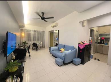 Lovely Renovated Apartment with Green Outlook