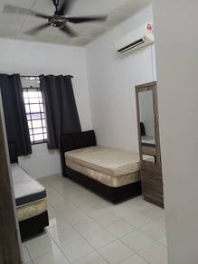 Bilik Master Rumah Semi D, Kampung Lombong, Shah Alam