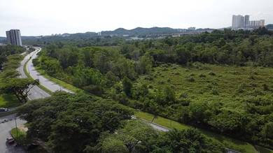 Nice location commercial lot In Nilai For Sale