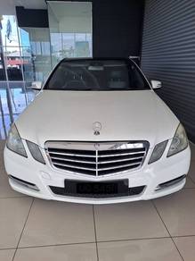 Mercedes Benz 220E 2.2 (A)