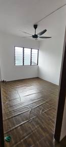 Tembikai court flat seri kembangan for sale(no deposit)full loan