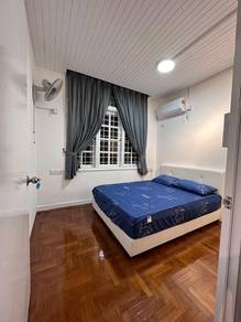 Penang Bungalow House Medium Room For Rent