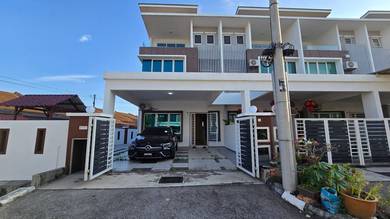 2.5 Storey End Lot Taman Merak Bukit Baru Melaka