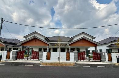 Rumah Tepi Jalan Besar