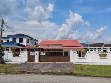 Bungalow At Taman Heawood Sungai Siput