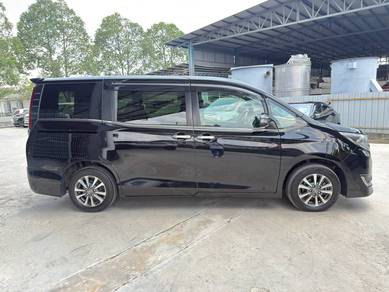 Toyota ESQUIRE 2.0 Gi (A)