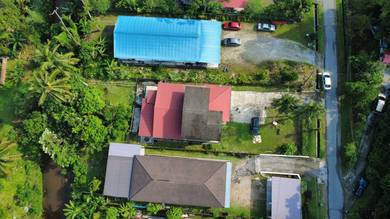 Rumah Bamglo 2 tingkat Di Manjoi, Untuk Dijual