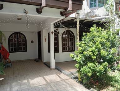 RENOVATED EXTENDED Double Storey Terrace Serdang Raya near MRT Serdang