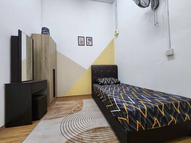 [10MINS TO CIQ/JB Sentral , 1MIN WALK TO LARKIN SENTRAL FEMALE ROOMS]