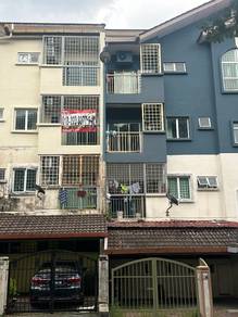 Townhouse 3 Room 3 Bath Sungai Besi Indah , Big unit well maintained