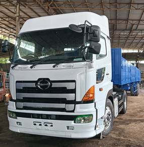 Hino 700  with 2 axle used cargo trailer