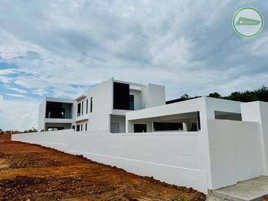 Luxury Golf Villa in Kuantan! 6BR, Pool, 8-Car Garage –Don’t Miss Out!