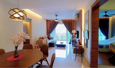 The Haven Lakeside Residences Luxury Condo Renovated & Fully Furnished