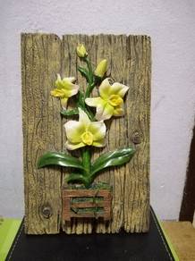 Vintage Resin Wall Plate Orchid Plant