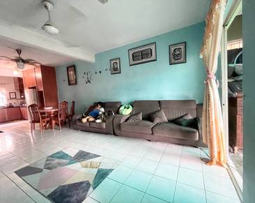 Double Storey Taman Pinggiran Putra Seri Kembangan Facing open