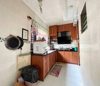 Double Storey Taman Pinggiran Putra Seri Kembangan Facing open