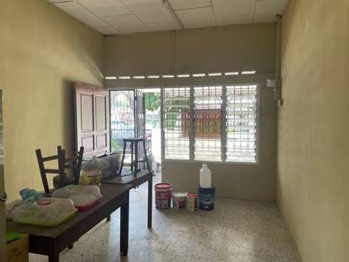 Teres Setingkat Taman Shatin Pengkalan Barat Station 18 Pasir Puteh