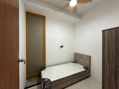newly renovated single room (new furniture) at R&F for rent - CIQ near