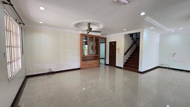 Taman Kingfisher Semi Detached House