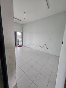 Taman Nakhoda End Lot Below Market Value Facing Field 4 Room For Sale