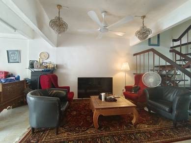 Taman Melawati Freehold Basic unit Walking distance to mosque