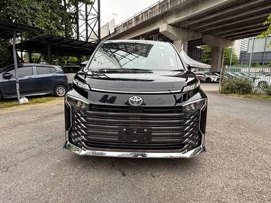 Toyota VOXY 2.0 S-Z 7Seat Camera S/Step LED