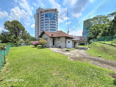 Bandar Johor bahru Single Storey Bungalow with Super Big Land