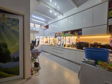 1-Storey Terraced 1969sf Greenlane Renovated Looking For Sale