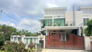 Salak Tinggi Corner Lot【Extra Land 20 Kaki】Nego