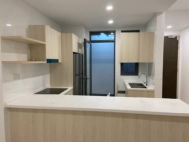 Old Klang Rd 3 rooms condo with balcony built in cabinet. Nr Midvalley