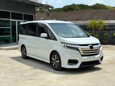 Honda Stepwagon SPADA Waku2 Door Grade 4.5