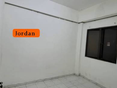 Partially Furnished Desa Relau 2 Carpark With Well Condition & Price
