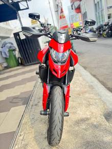DUCATI Hypermotard 950