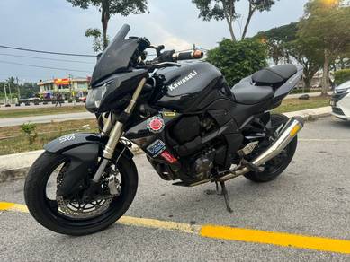 2008 Kawasaki Z1000 4Cylinder "Arrow Twin Exhaust