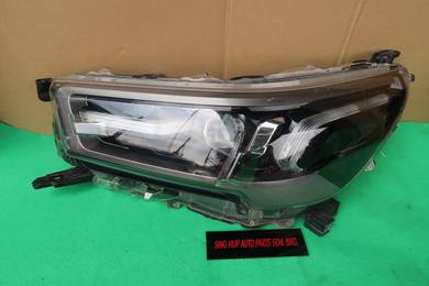 TOYOTA Hilux HEADLAMP