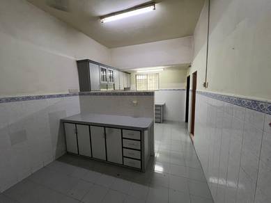 PARTLY FURNISHED 2 Storey Terrace Bandar Laguna Merbok For Rent