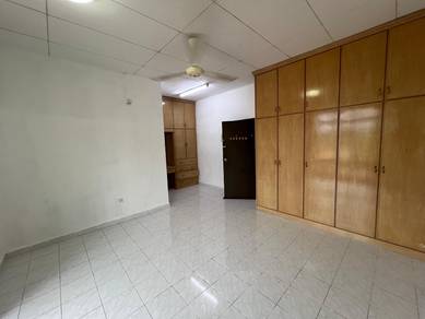PARTLY FURNISHED 2 Storey Terrace Bandar Laguna Merbok For Rent