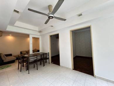 Country height • Penampang apartment • well maintained