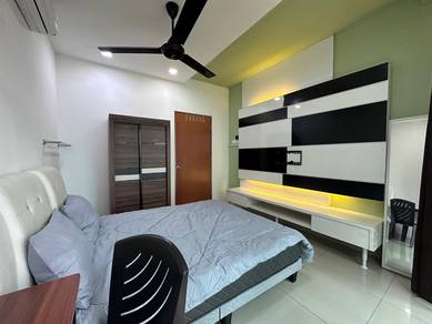 Newly Refurbished BALCONY room (M1)|OUG Parklane