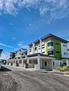 CORNER, 3 Storey Teres, MOYAN SQUARE