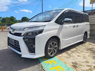 Toyota VOXY 2.0 KIRAMEKI (A)