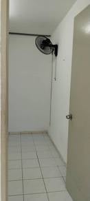 Desa Green kitchen renovated with 1 carpark for rent area Jelutong