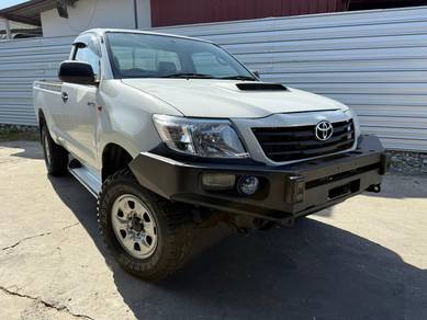 Toyota Hilux Single Cab 2.5 4x4 (MT)