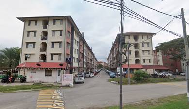 Rumah Pangsa Pantai Peringgit